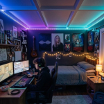 Que fita LED deve escolher para a sua sala? Quarto dos jovens com uma faixa LED no teto